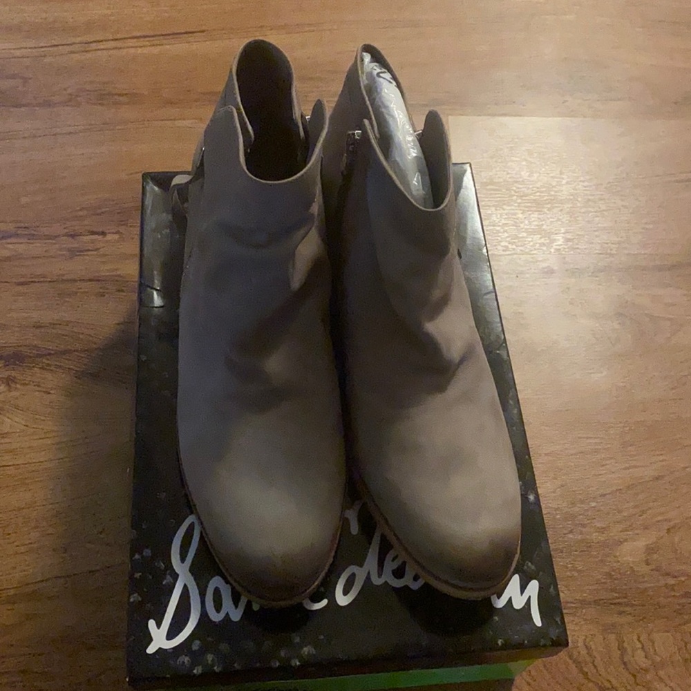 Women’s shoes